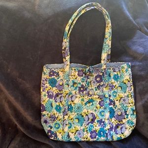 Vera Bradley Vera Tote in Blueberry Blooms